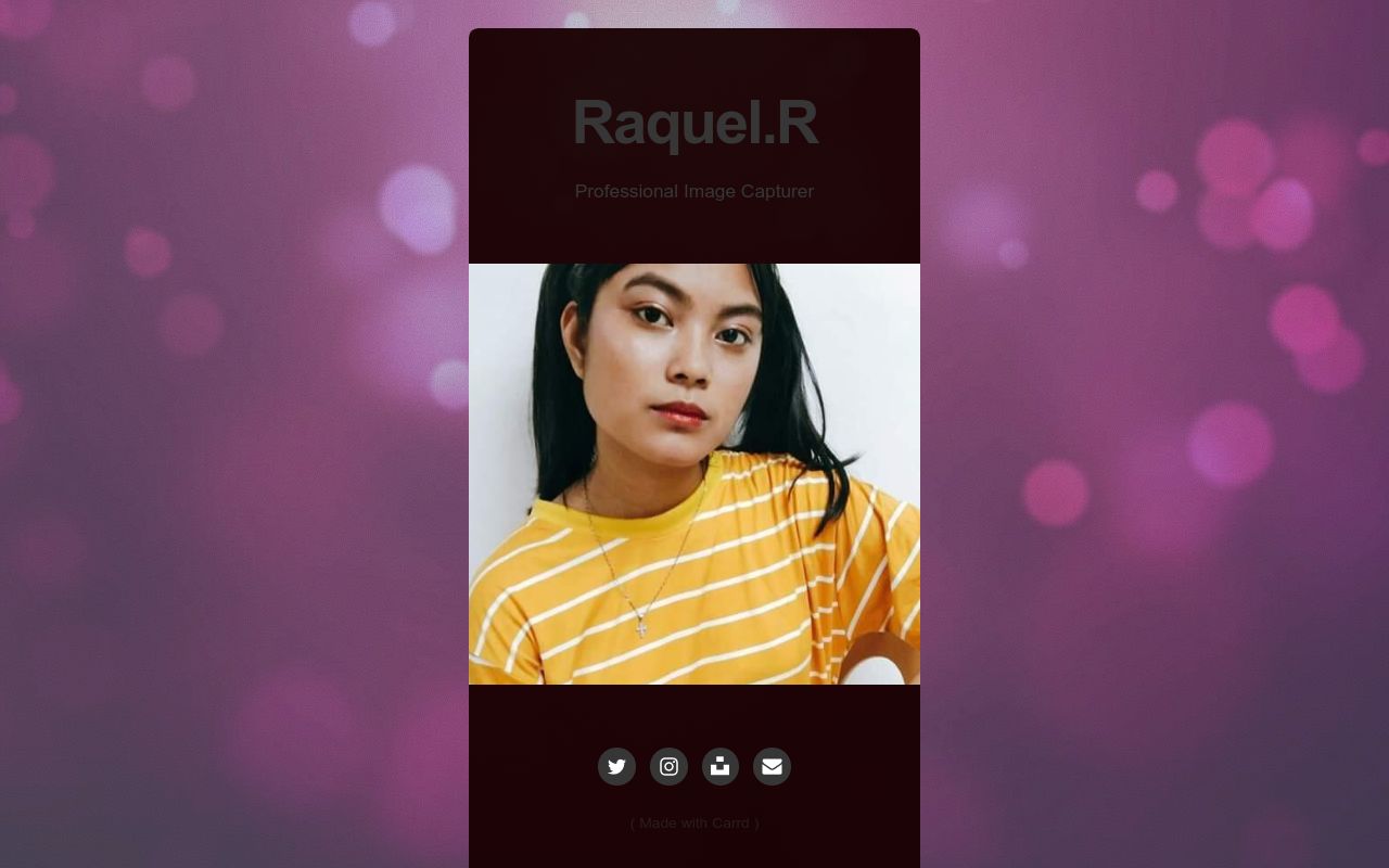 Carrd profile picture for @raq